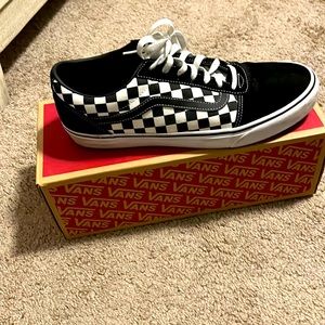 Vans Black and White Checker board (Sz13) Good Condition.